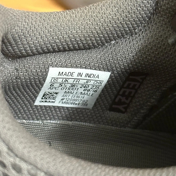 Yeezy Boost 70 Mauve Men’s Size 6 Sneakers - Picture 5 of 16